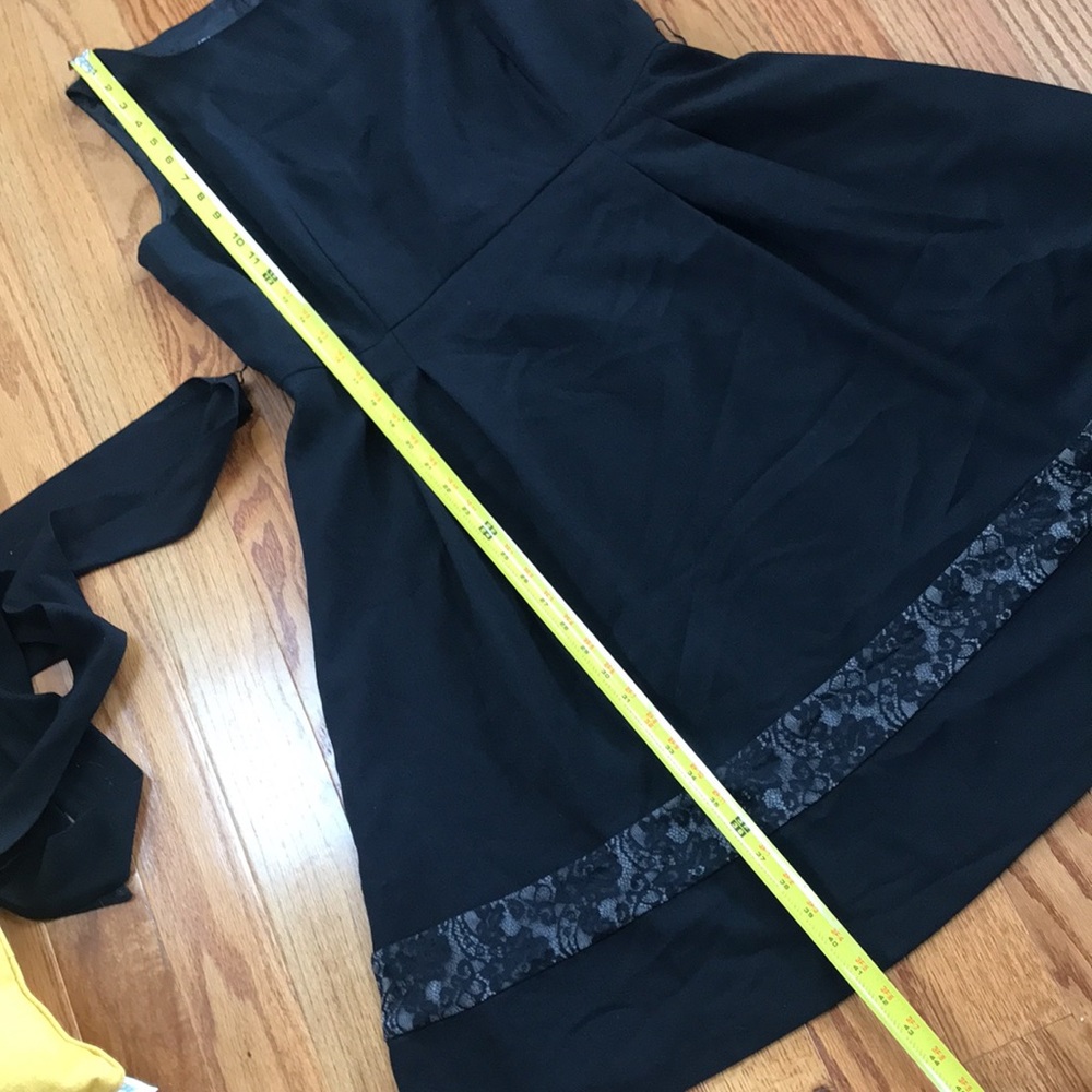 ~BLACK SLEEVELESS DRESS W LACE DETAIL AND SASH~. - Picture 5 of 12